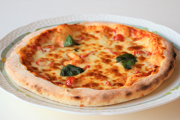 マルゲリータ ミラノ風ピザ