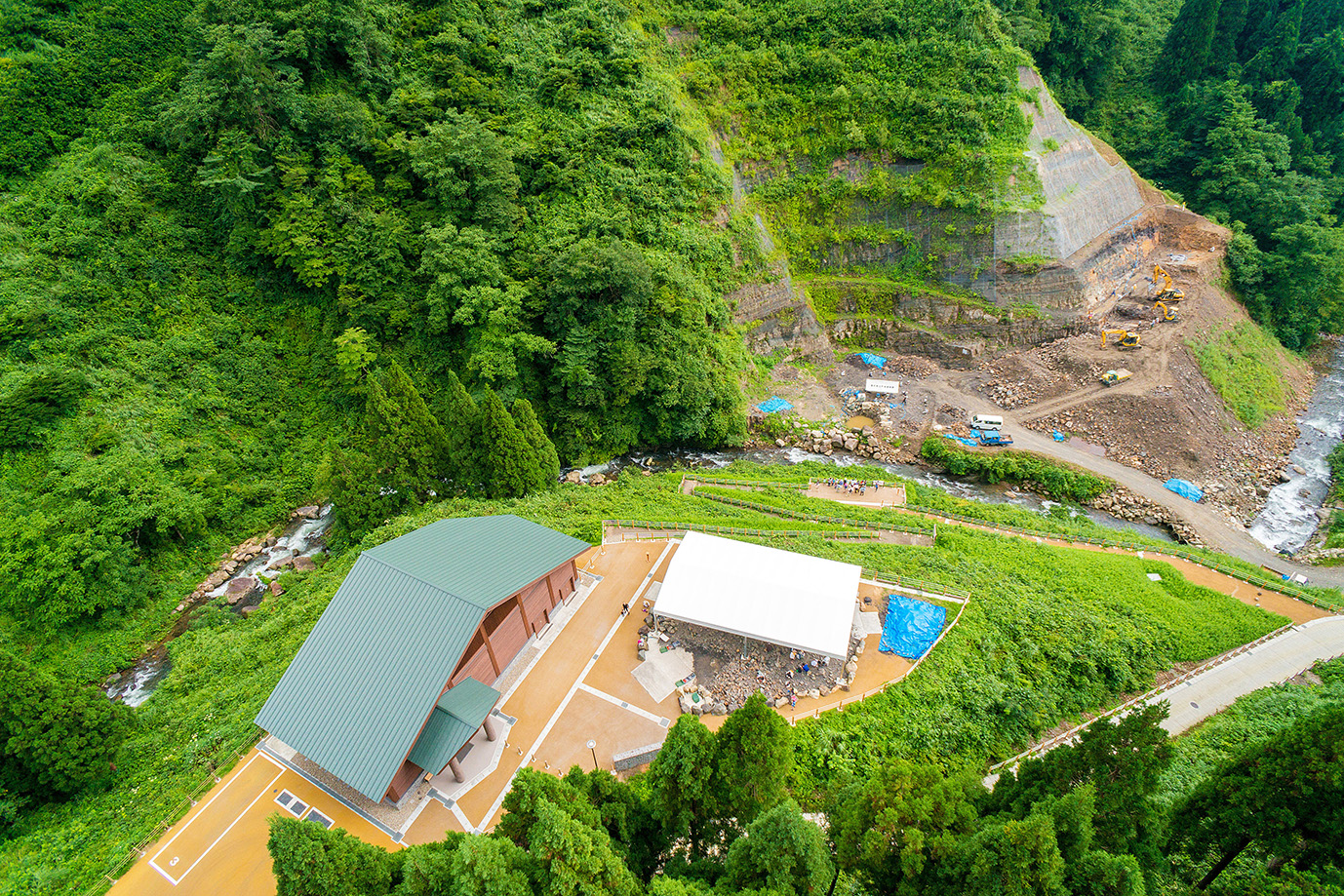 野外恐竜博物館　化石発掘体験