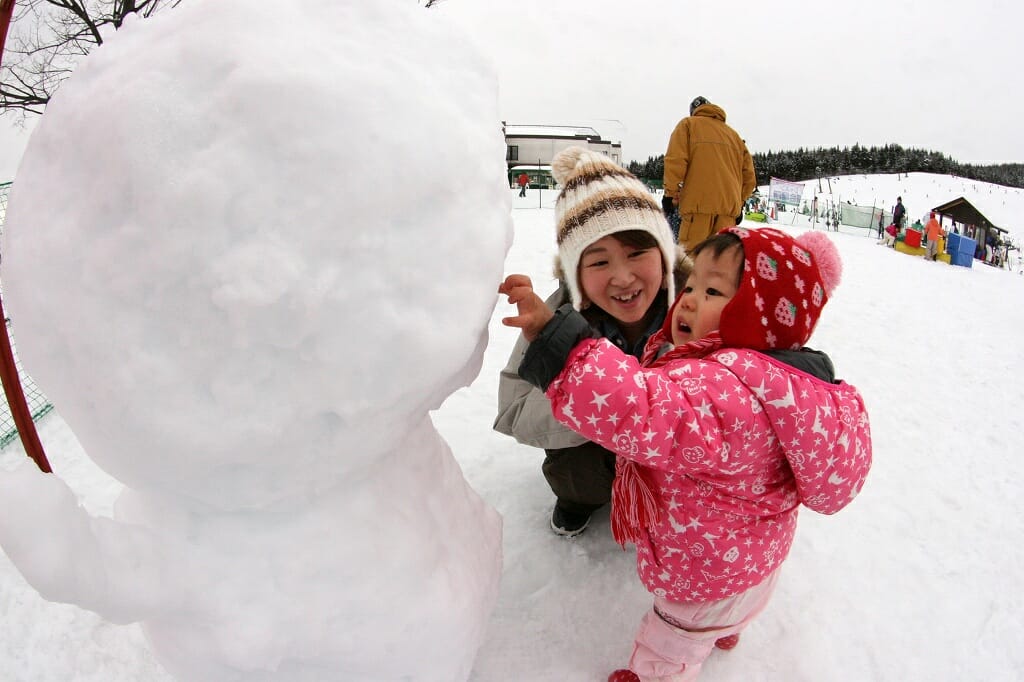 子供スキーキッズパーク雪遊び