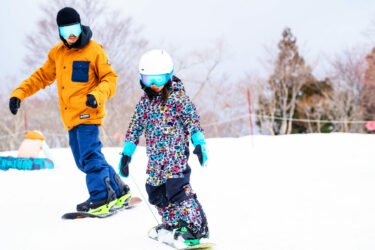 子供のスキーヘルメットの重要性とスキージャム勝山のヘルメットレンタル